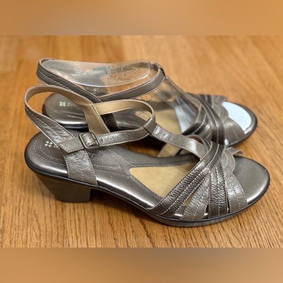 🆕 Naturalizer Heels - Picture 5 of 5